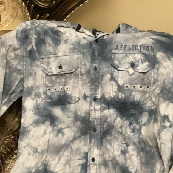 Used - Picture 1 of 3